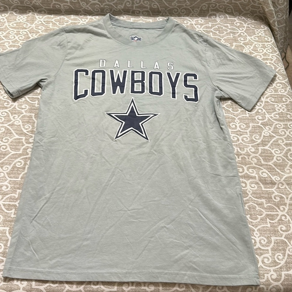 Men’s NFL size small Dallas Cowboys official shirt